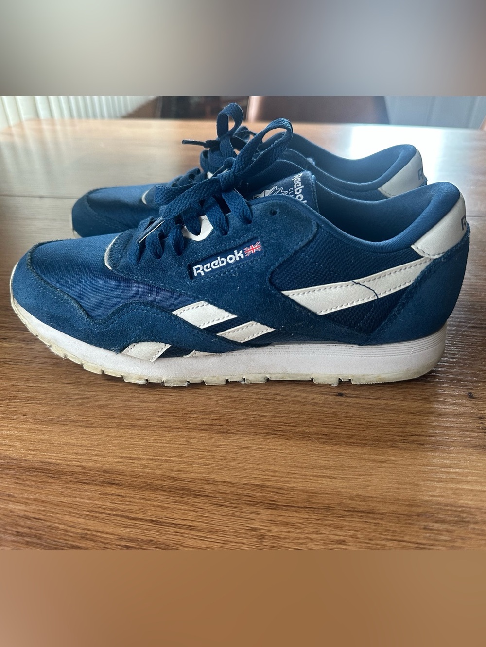 Reebok Women’s Vintage Navy & White Classic Low-Top Sneakers